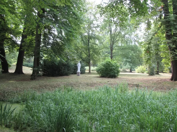 Eutiner Schlossgarten mit der Göttin Flora 